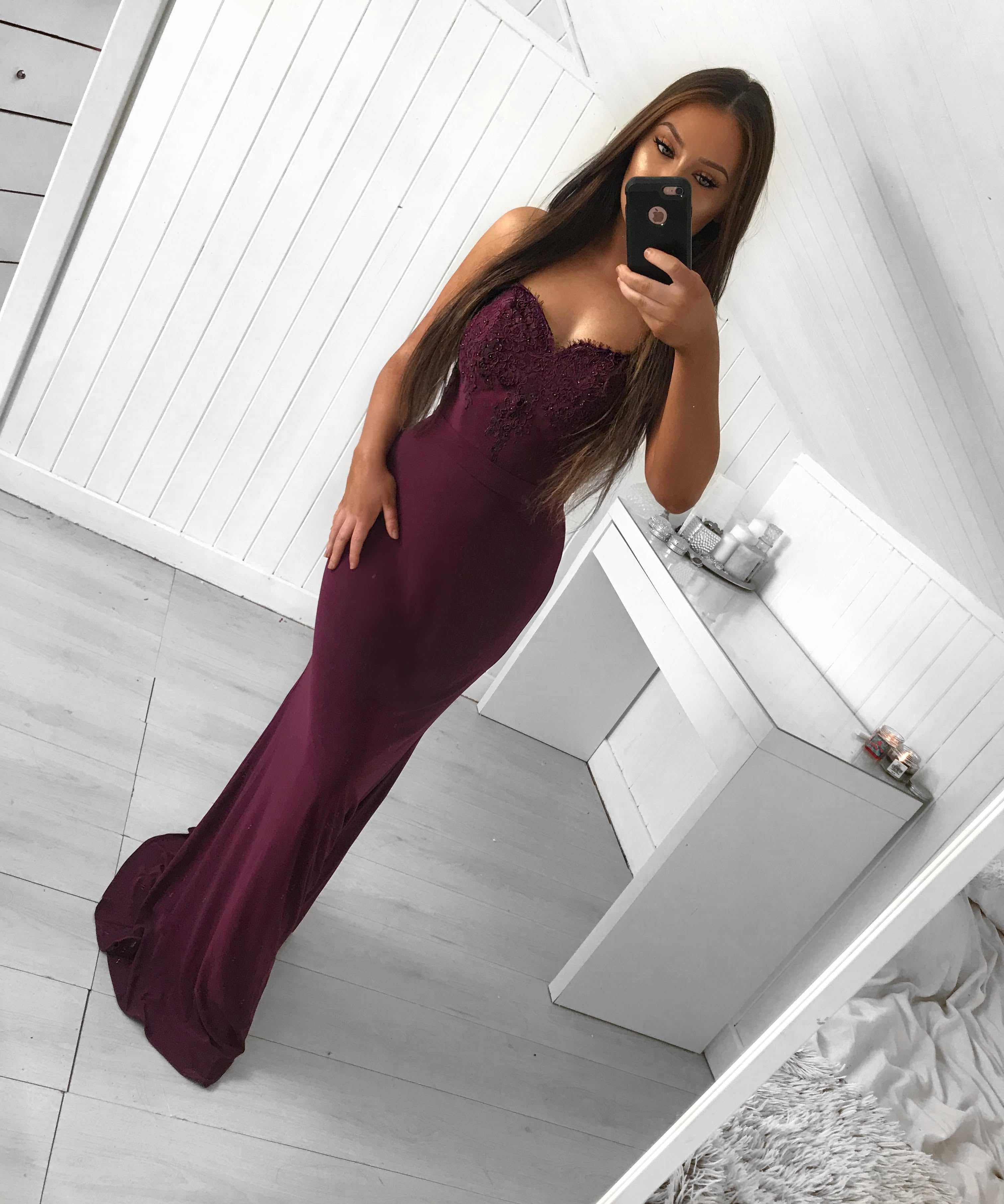 SWEETHEART FITTED GOWN BURGUNDY